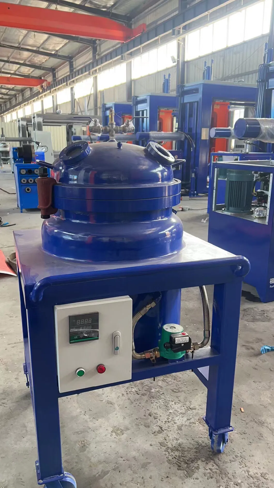 Resina epoxi y endurecedor en mezclador con APG o máquina de fundición para la producción de aislantes eléctricos 7