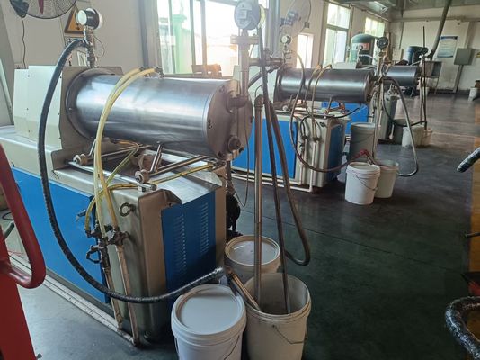 Soluciones de recubrimiento de aislantes eléctricos en interiores y exteriores Resina Epxoy con densidad 25C 1,19-1,22 g/cm3